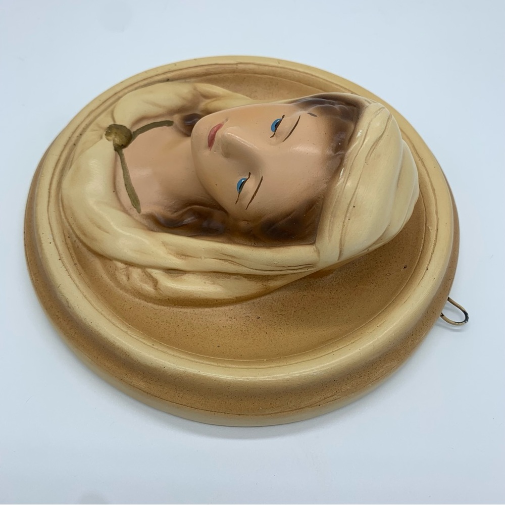 Vintage Chalkware Virgin Mary Madonna Catholic Religious Bust Wall Hanging - Picture 3 of 7